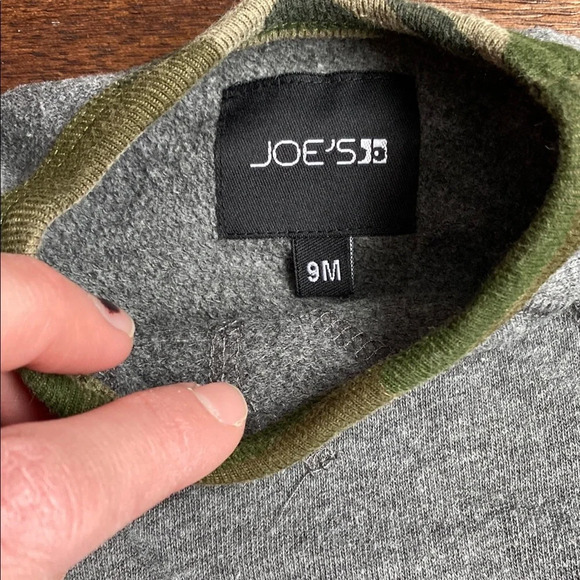 Joe's Jeans Green Sweatshirt Classic Crew Neck Design - Picture 3 of 5